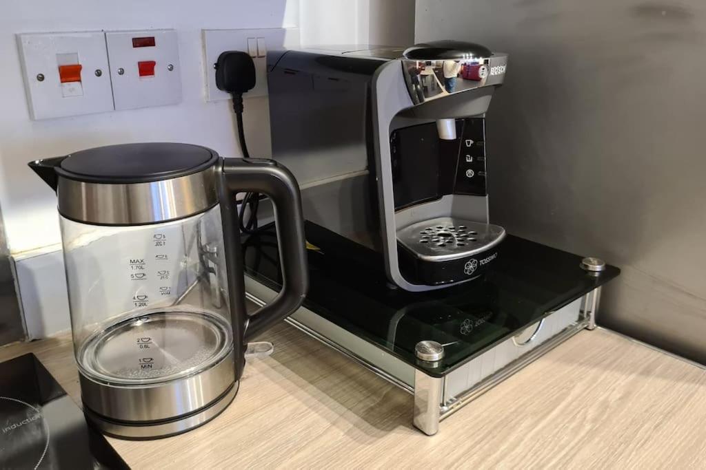 Apartment Lovely 2-bed Apt+wi-fi+parking. Manchester